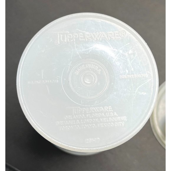 Vintage Tupperware 261-17 Beverage Storage Container with Lid 563-4 8.5" Tall - Picture 9 of 10